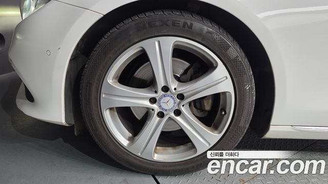 Mercedes-Benz E-Class E220d Avantgarde