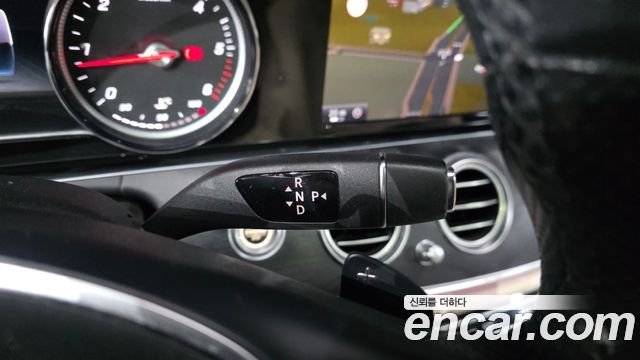 Mercedes-Benz E-Class E220d Avantgarde