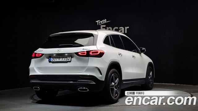 Mercedes-Benz GLA-Class GLA250 4MATIC