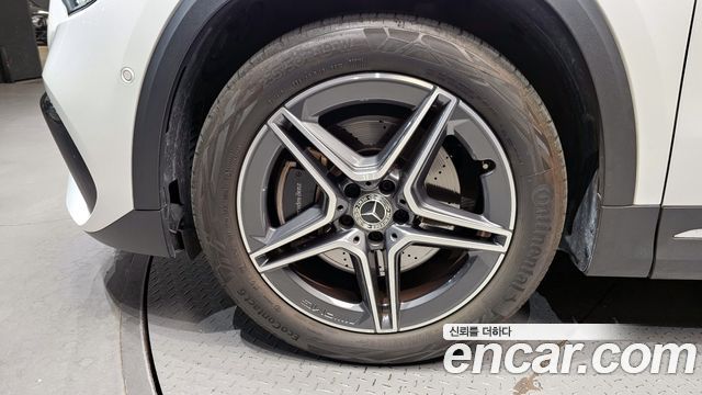 Mercedes-Benz GLA-Class GLA250 4MATIC