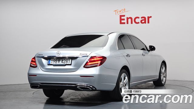 Mercedes-Benz E-Class E220d 4MATIC Avantgarde