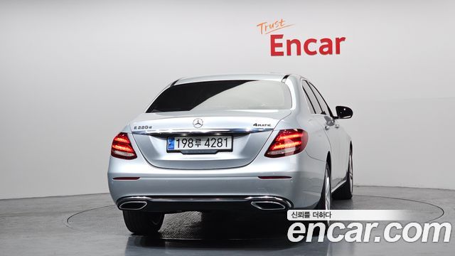 Mercedes-Benz E-Class E220d 4MATIC Avantgarde