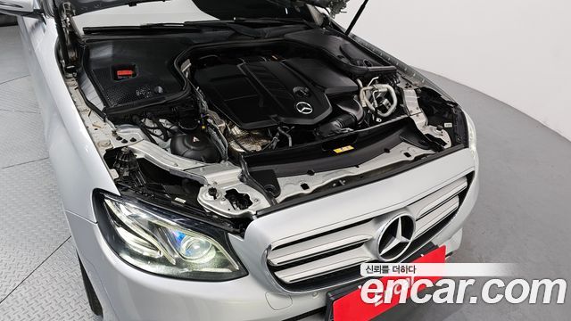 Mercedes-Benz E-Class E220d 4MATIC Avantgarde
