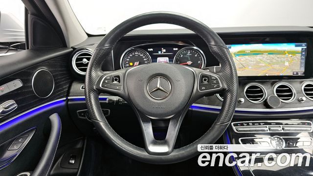 Mercedes-Benz E-Class E220d 4MATIC Avantgarde