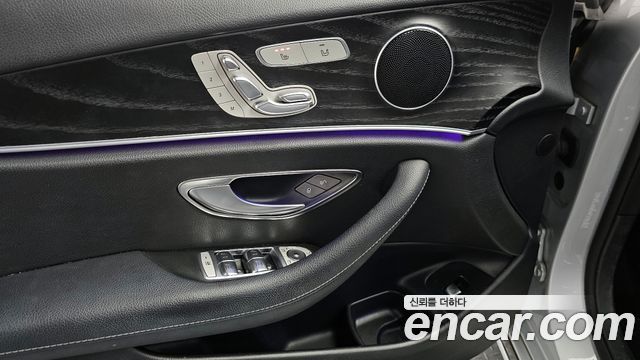 Mercedes-Benz E-Class E220d 4MATIC Avantgarde