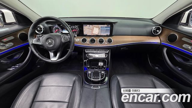 Mercedes-Benz E-Class E300 Exclusive