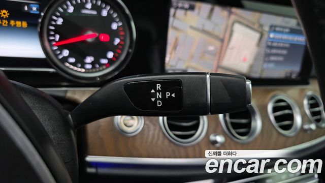 Mercedes-Benz E-Class E300 Exclusive