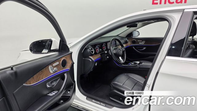 Mercedes-Benz E-Class E300 Exclusive