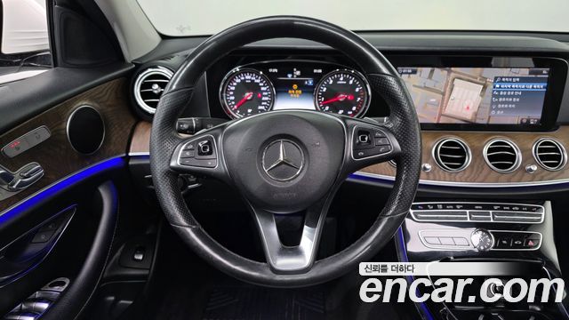 Mercedes-Benz E-Class E300 Exclusive