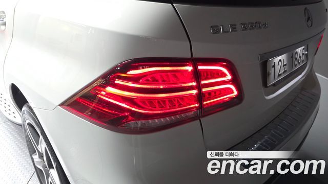 Mercedes-Benz GLE-Class GLE350 d 4MATIC Premium