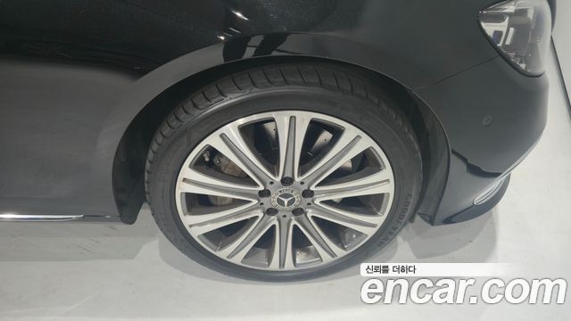 Mercedes-Benz E-Class E450 4MATIC Exclusive