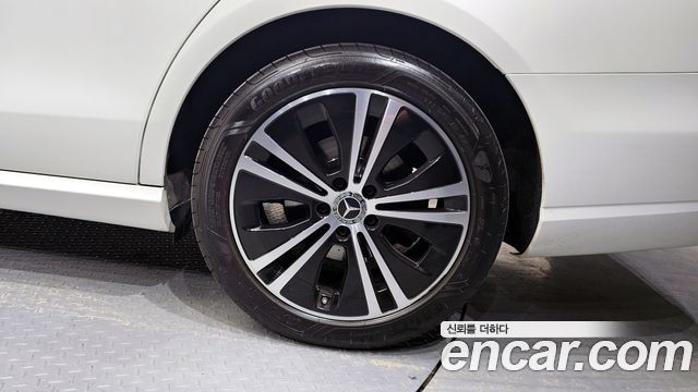 Mercedes-Benz E-Class E250 Avantgarde