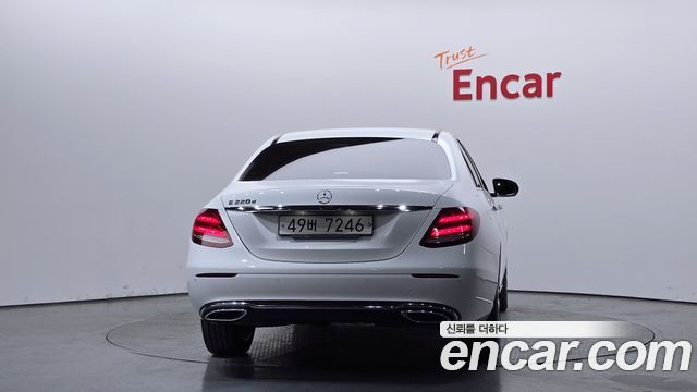 Mercedes-Benz E-Class E220d Exclusive