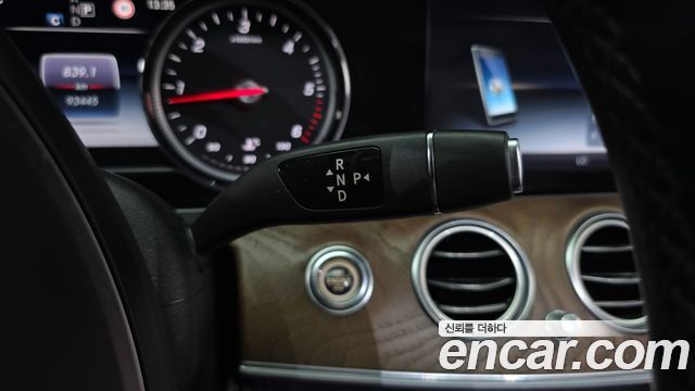 Mercedes-Benz E-Class E220d Exclusive