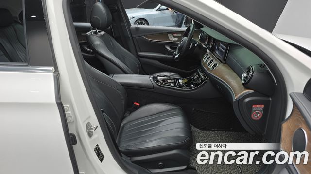 Mercedes-Benz E-Class E220d Exclusive