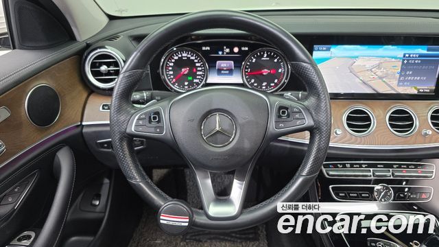 Mercedes-Benz E-Class E220d Exclusive