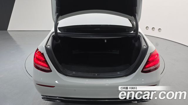 Mercedes-Benz E-Class E220d Exclusive
