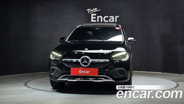 Mercedes-Benz GLA-Class GLA220