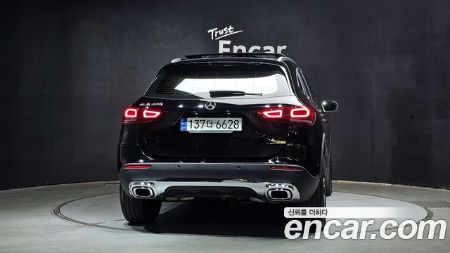 Mercedes-Benz GLA-Class GLA220