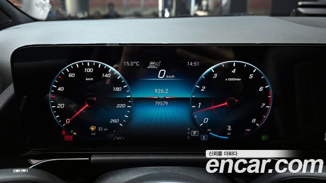 Mercedes-Benz GLA-Class GLA220