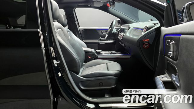 Mercedes-Benz GLA-Class GLA220