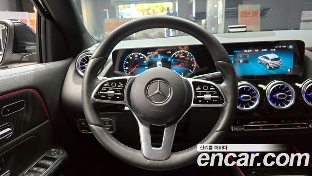 Mercedes-Benz GLA-Class GLA220