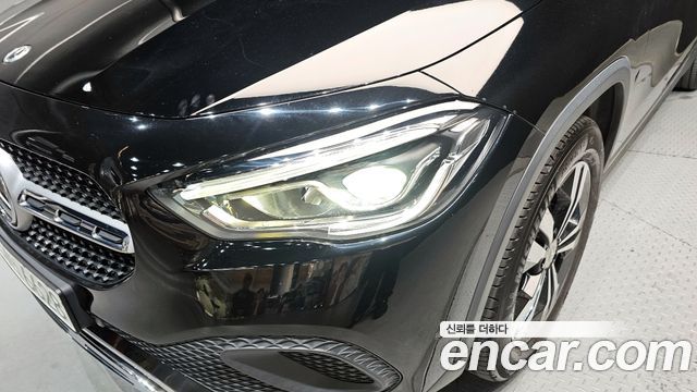 Mercedes-Benz GLA-Class GLA220