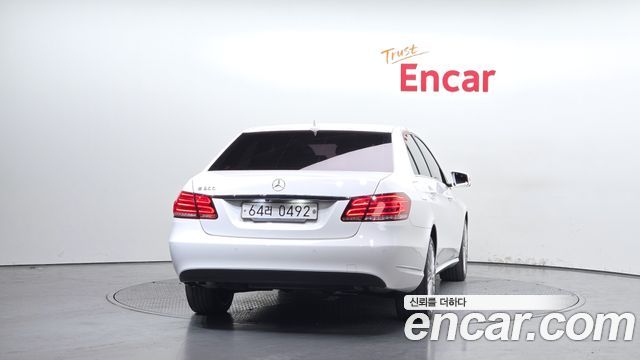 Mercedes-Benz E-Class E300 Elegance
