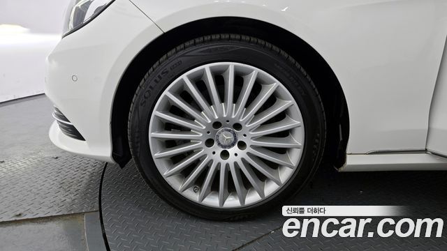 Mercedes-Benz E-Class E300 Elegance