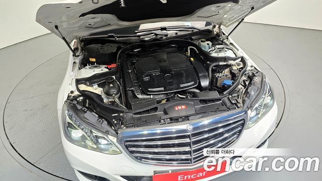 Mercedes-Benz E-Class E300 Elegance