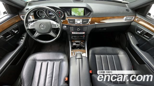 Mercedes-Benz E-Class E300 Elegance