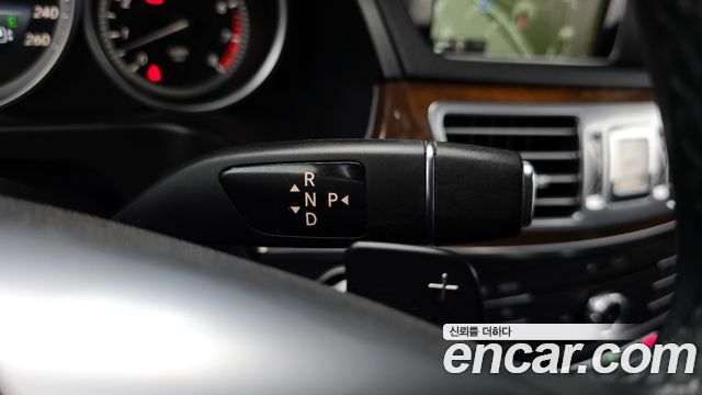 Mercedes-Benz E-Class E300 Elegance