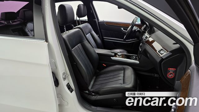 Mercedes-Benz E-Class E300 Elegance