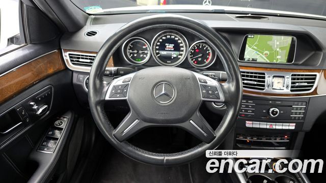 Mercedes-Benz E-Class E300 Elegance
