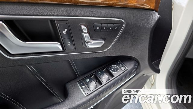 Mercedes-Benz E-Class E300 Elegance