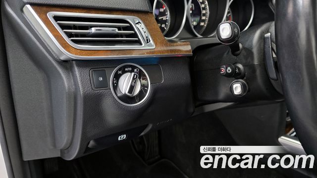 Mercedes-Benz E-Class E300 Elegance