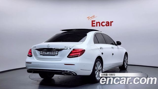 Mercedes-Benz E-Class E300 4MATIC Exclusive