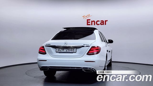 Mercedes-Benz E-Class E300 4MATIC Exclusive