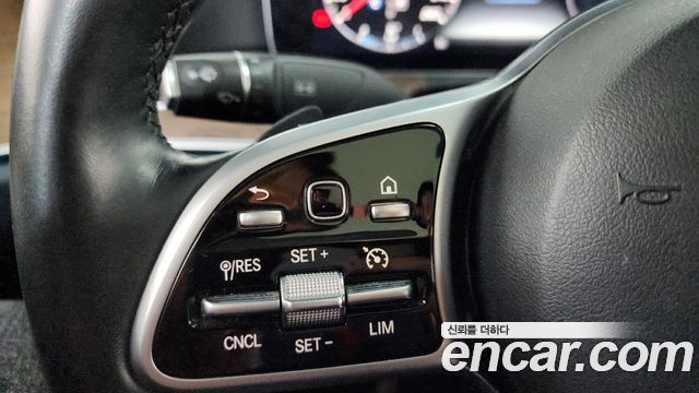 Mercedes-Benz E-Class E300 4MATIC Exclusive