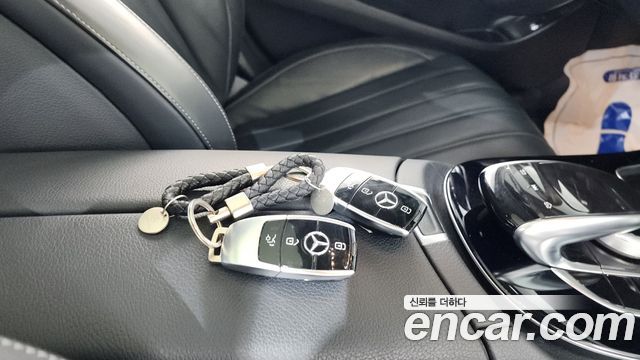 Mercedes-Benz E-Class E300 4MATIC Exclusive