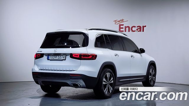 Mercedes-Benz GLB-Class GLB220