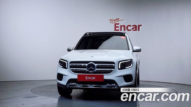 Mercedes-Benz GLB-Class GLB220