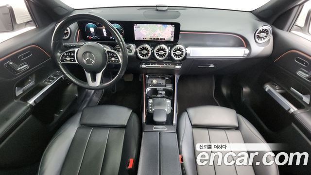Mercedes-Benz GLB-Class GLB220