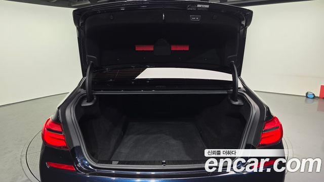 BMW 7-Series 740d xDrive M Sport
