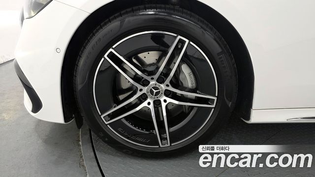 Mercedes-Benz E-Class E200 AMG Line