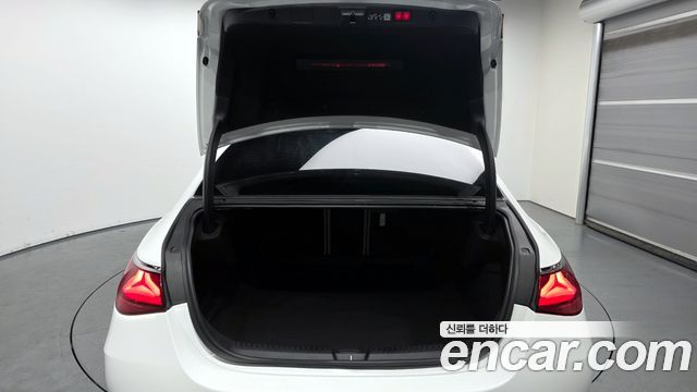 Mercedes-Benz E-Class E200 AMG Line