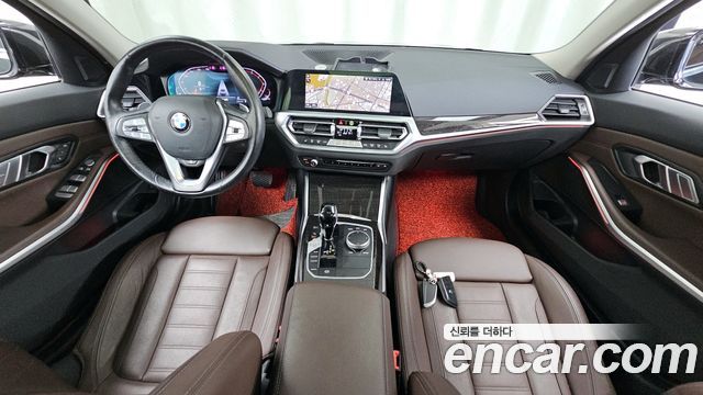 BMW 3-Series 320i Luxury