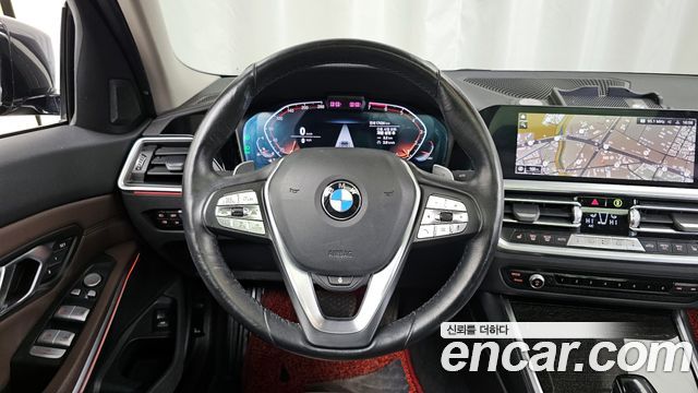 BMW 3-Series 320i Luxury