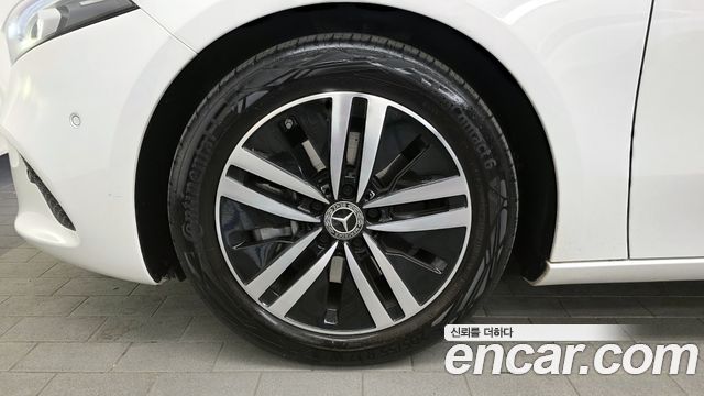 Mercedes-Benz A-Class A220 Hatchback