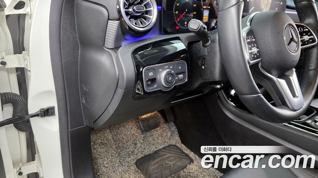 Mercedes-Benz A-Class A220 Hatchback